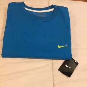 New NIKE T-shirt